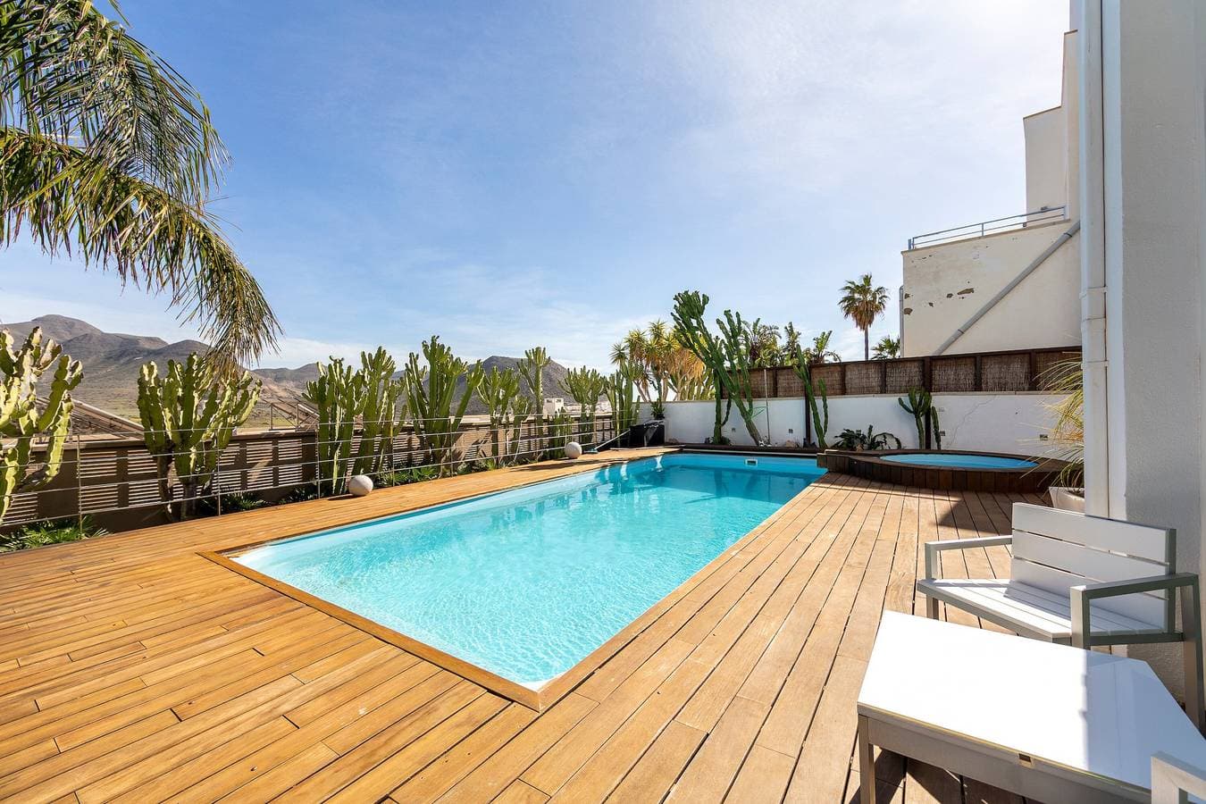 Foto 2 von 42: Villa 'Lux' mit Meerblick, WLAN und Klimaanlage