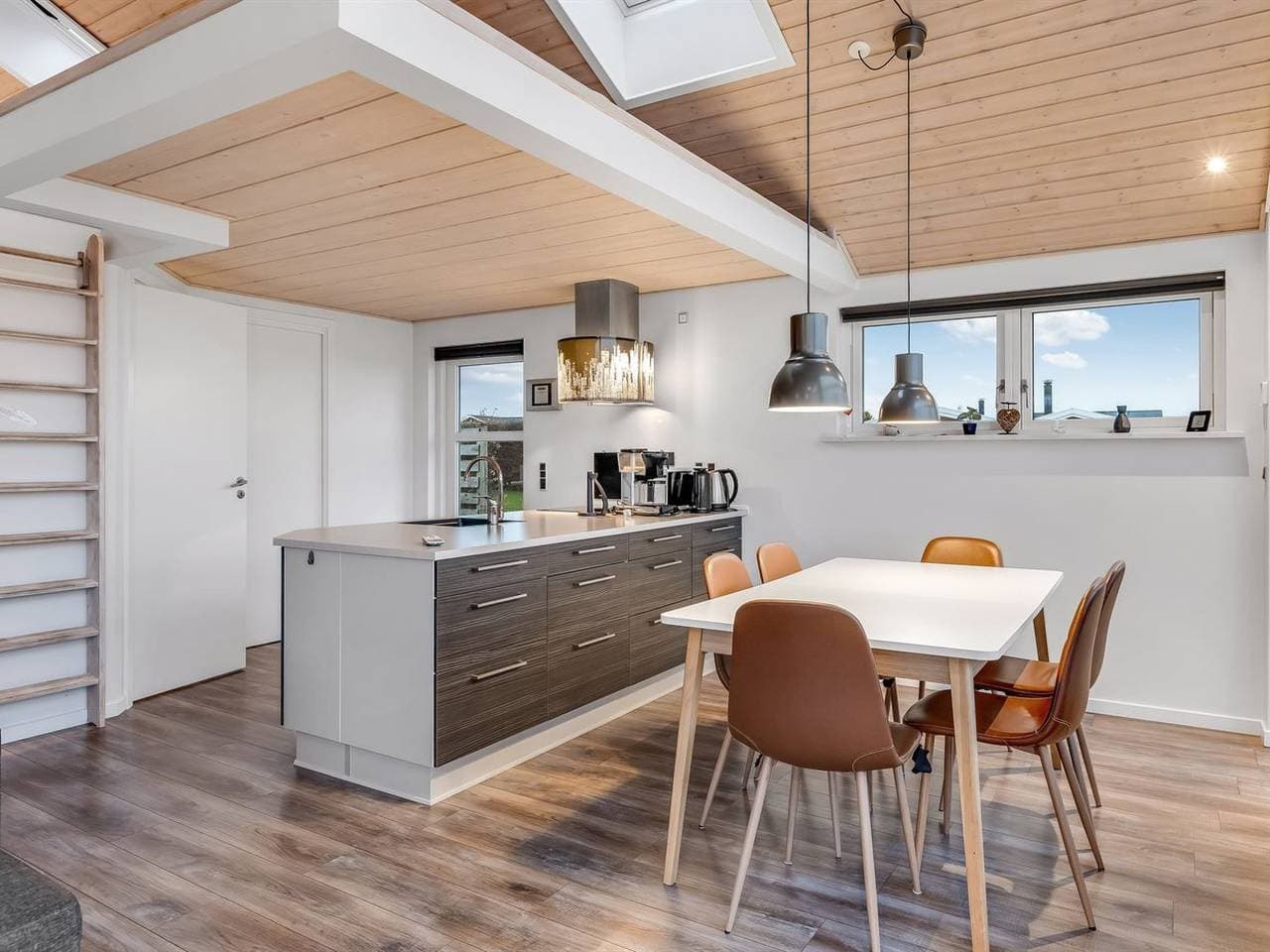 Foto 7 von 22: "Bundi" - 25m from the sea