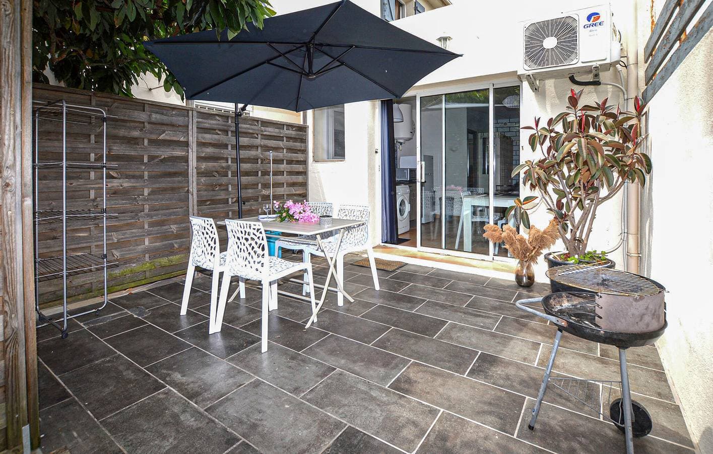 Gemütliches Apartment mit Terrasse und Parkplatz in der Nähe des Aléria-Zentrums 1