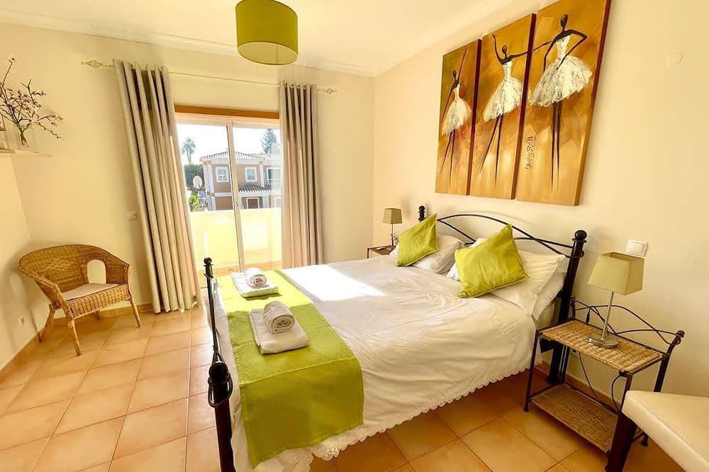 Foto 2 von 27: Villa Vista do Montanha - A Beautiful 3-Bedroom Retreat near Lagos and the Beach