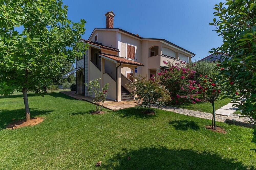 Apartment Stanko Nr. 3 mit 2 Schlafzimmern und Terrasse 1