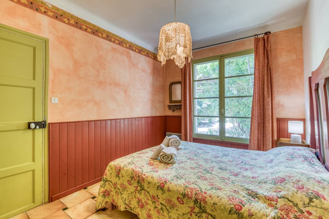 Foto 13 von 25: Ferienhaus 'Réattu' mit Gemeinschaftspool, WLAN und Klimaanlage