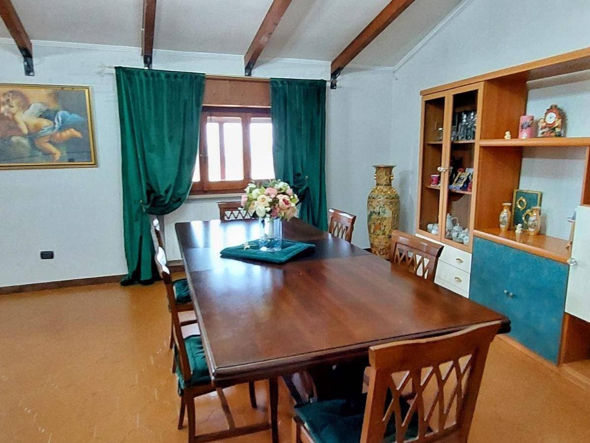 Foto 5 von 40: Three-Bedroom Apartment