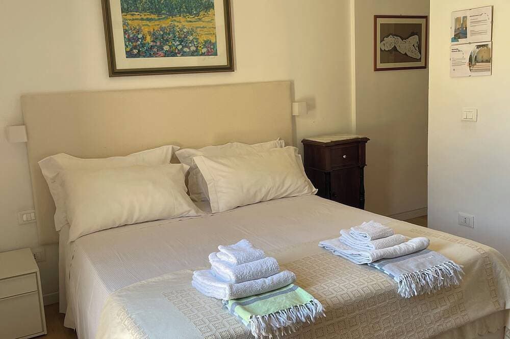 Foto 4 von 30: Marinella Home & Sea: Terrace with Ocean View & Comfort in Sferracavallo (Sleeps 8)