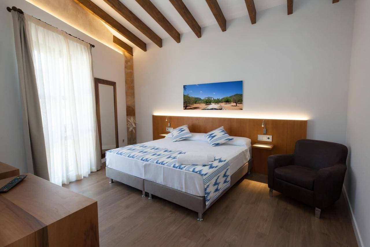 Foto 5 von 55: Double Room with Balcony