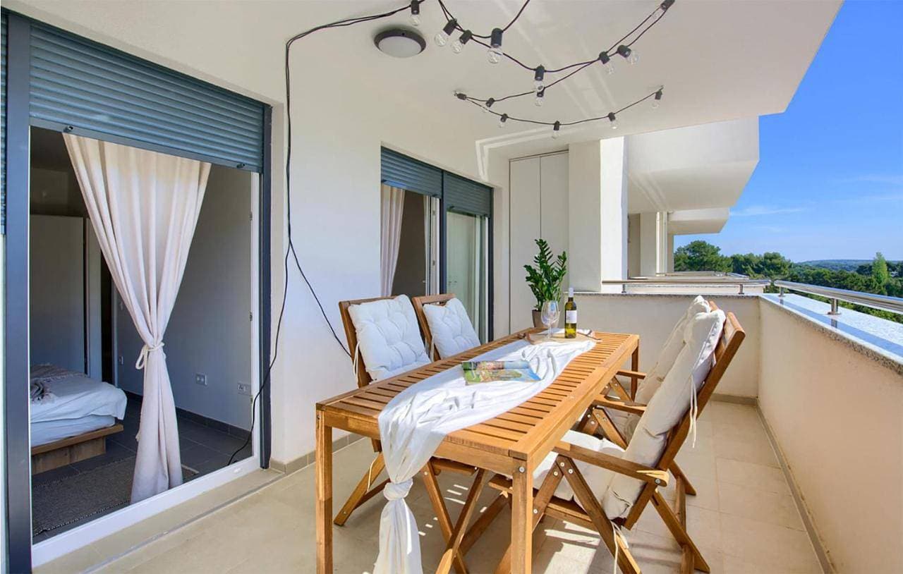 Awesome Apartment In Premantura 1