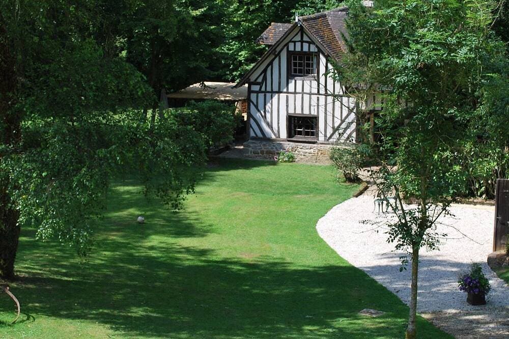 Foto 6 von 30: Cottage with shared swimming pool, hot tub, fishing, tennis, Uk TV and Wi-Fi