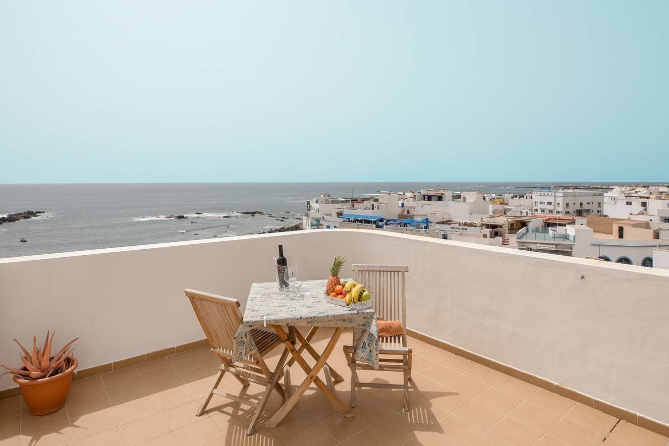 Foto 2 von 21: Zentrale Ferienwohnung "Benitez Umpierrez" am Strand mit Terrasse, Meerblick und WLAN