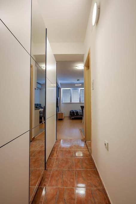 Foto 4 von 9: One-Bedroom Apartment
