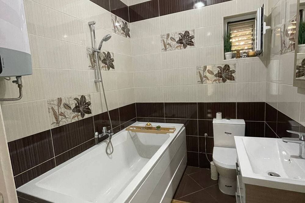 Foto 5 von 10: Modern Classic 2-Bedroom Apartment in Donja Lastva