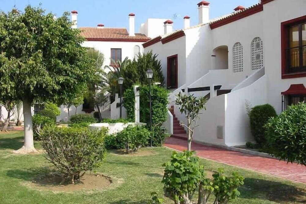 Gut ausgestattete 2 Schlafzimmer, 2 Badezimmer Apartment im Poolbereich 1