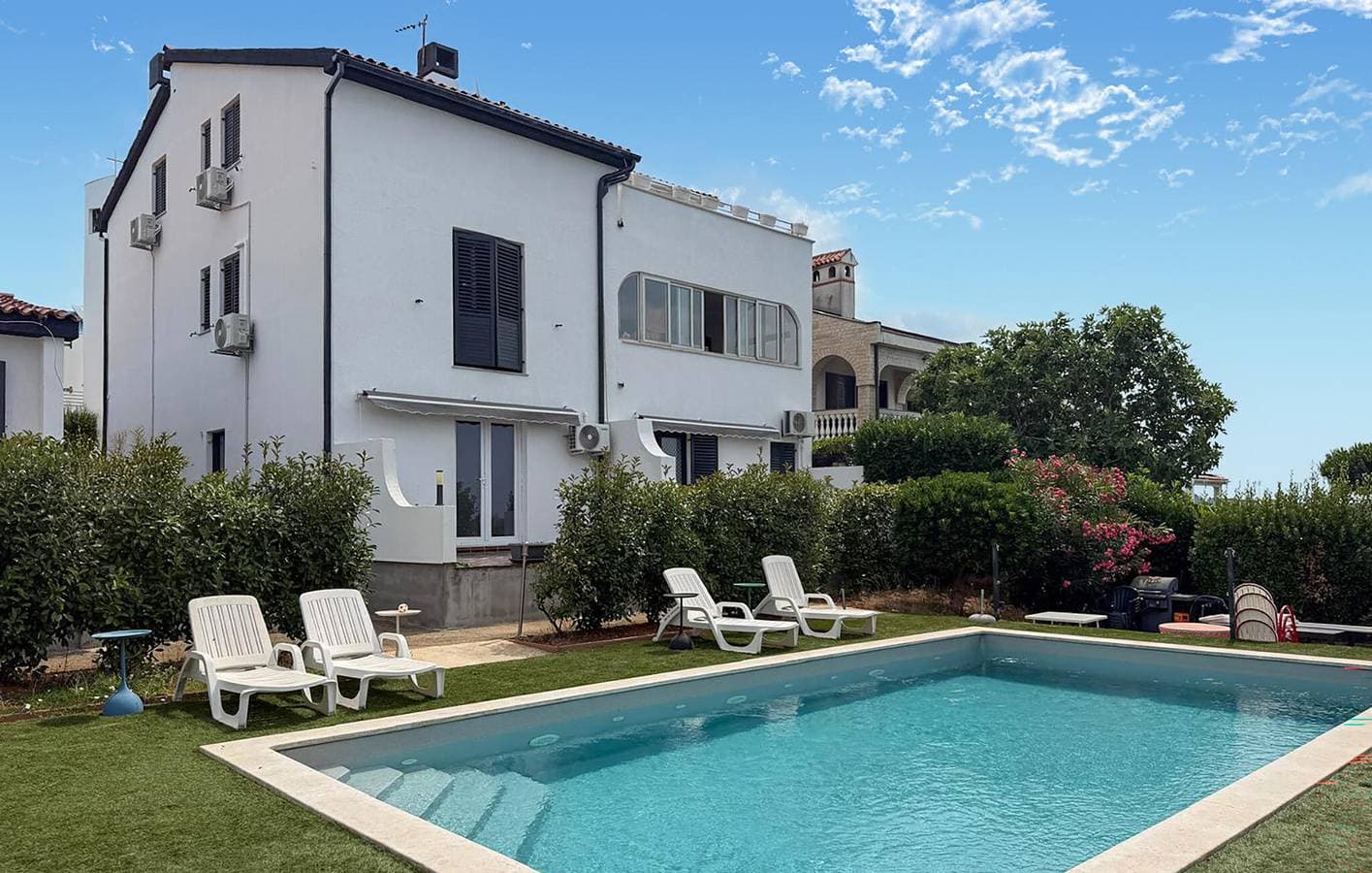 Foto 12 von 26: Charmantes Apartment mit Pool und Terrasse, 1,5 km zum Strand
