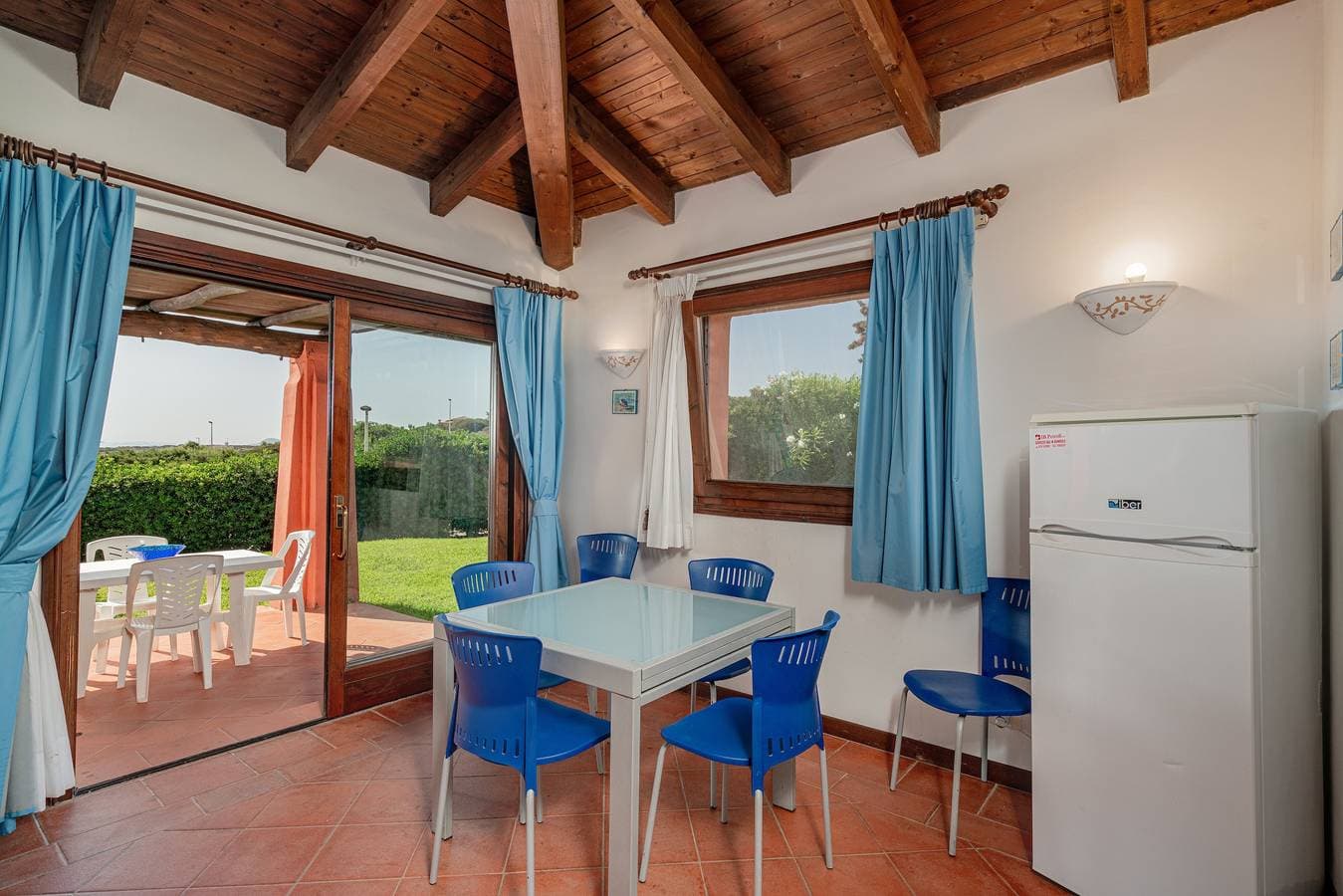 Foto 10 von 28: Villa 'Alba Piscina Vista Mare' mit Meerblick, Wi-Fi und Klimaanlage