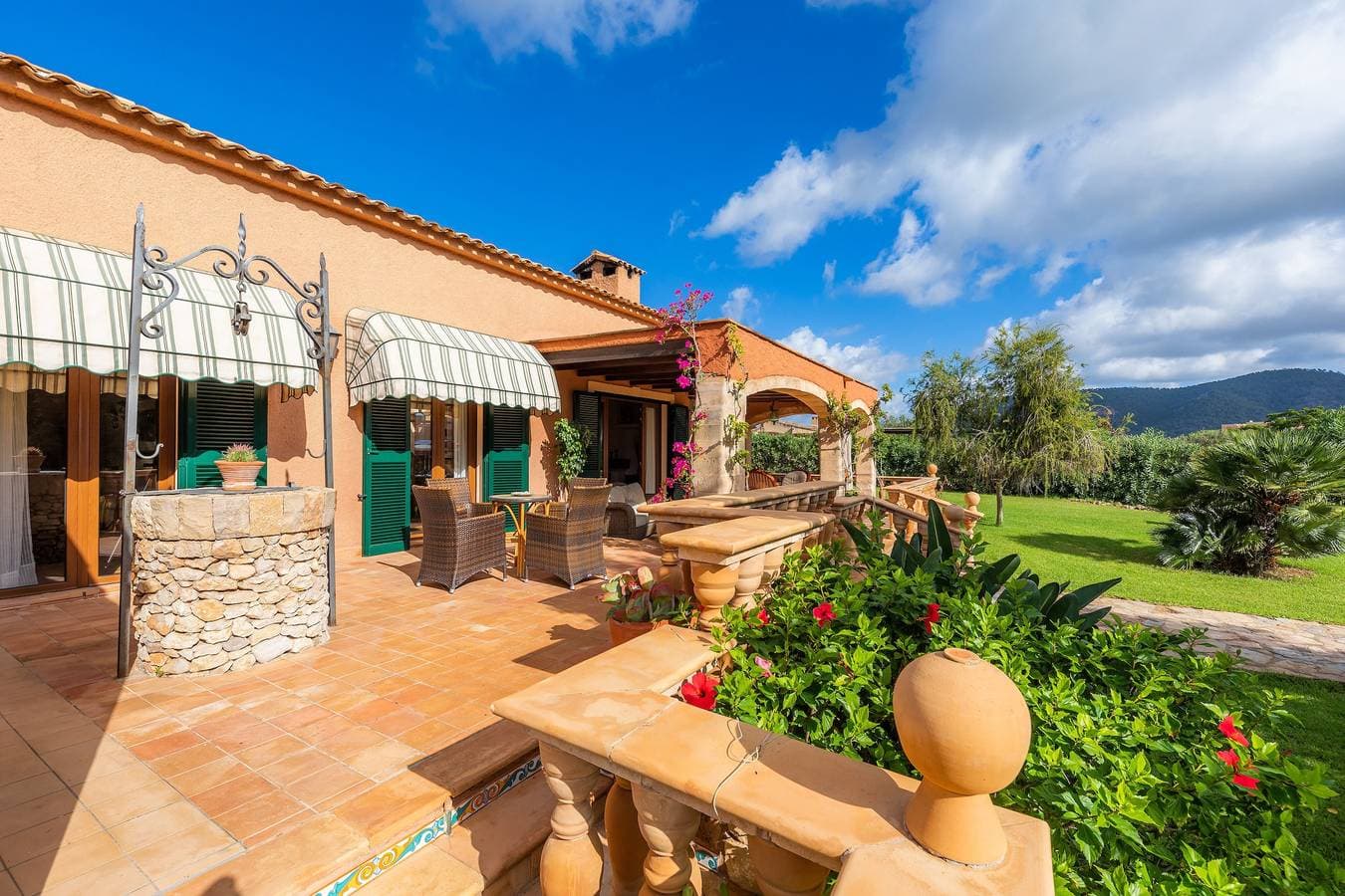 Foto 13 von 37: Rustikales Ferienhaus Es Fasser mit Pool, Garten, Terrassen & WLAN; Parkplätze und Garage vorhanden