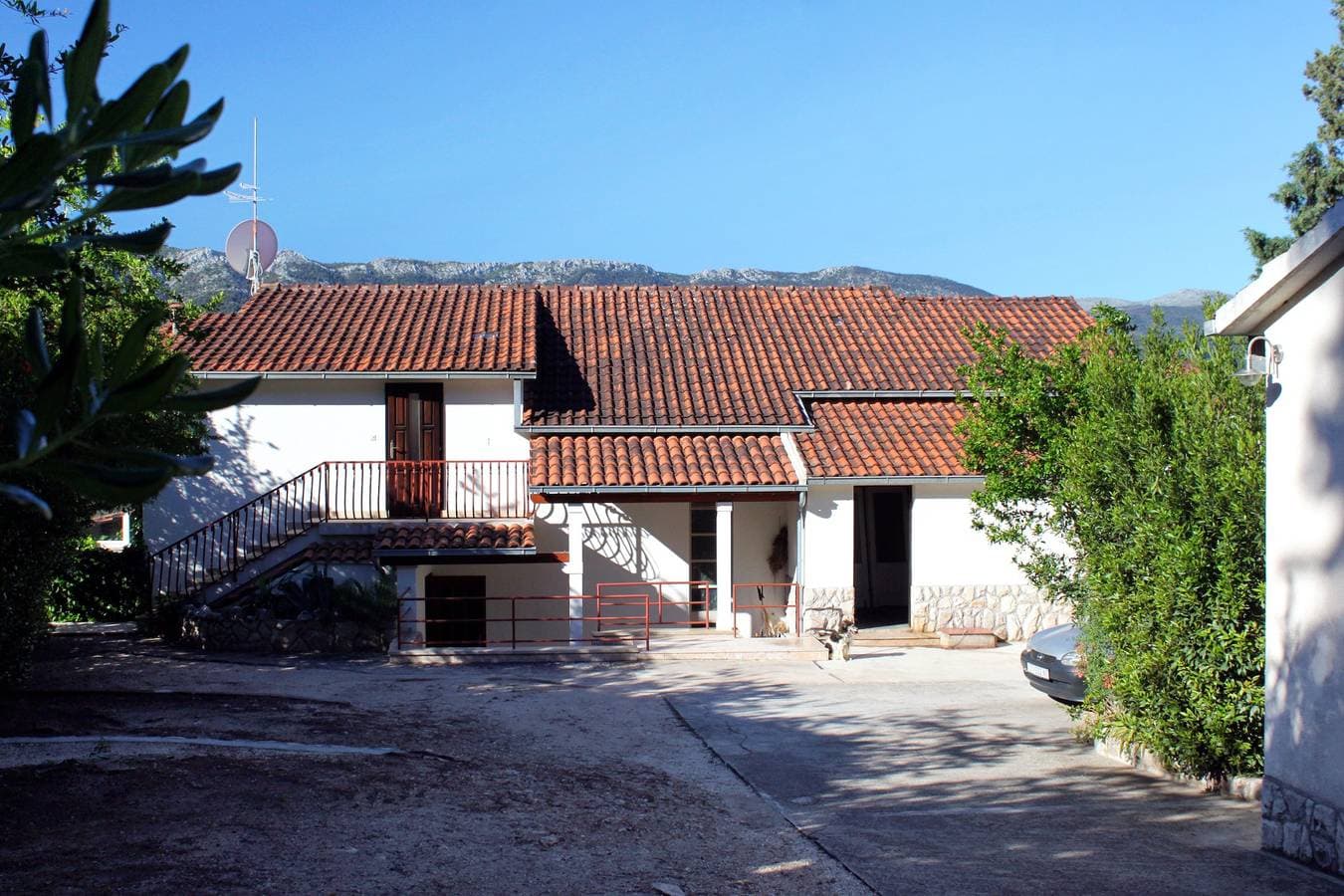 Foto 4 von 40: 2-Zimmer-Ferienwohnung mit Balkon und Meerblick Vrboska, Hvar A-540-a