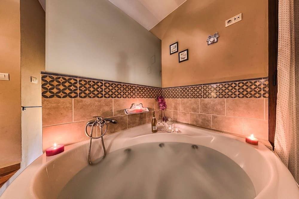 Foto 10 von 30: Ideale Paare, Jaccuzi im Zimmer, Aktivitäten in der Natur