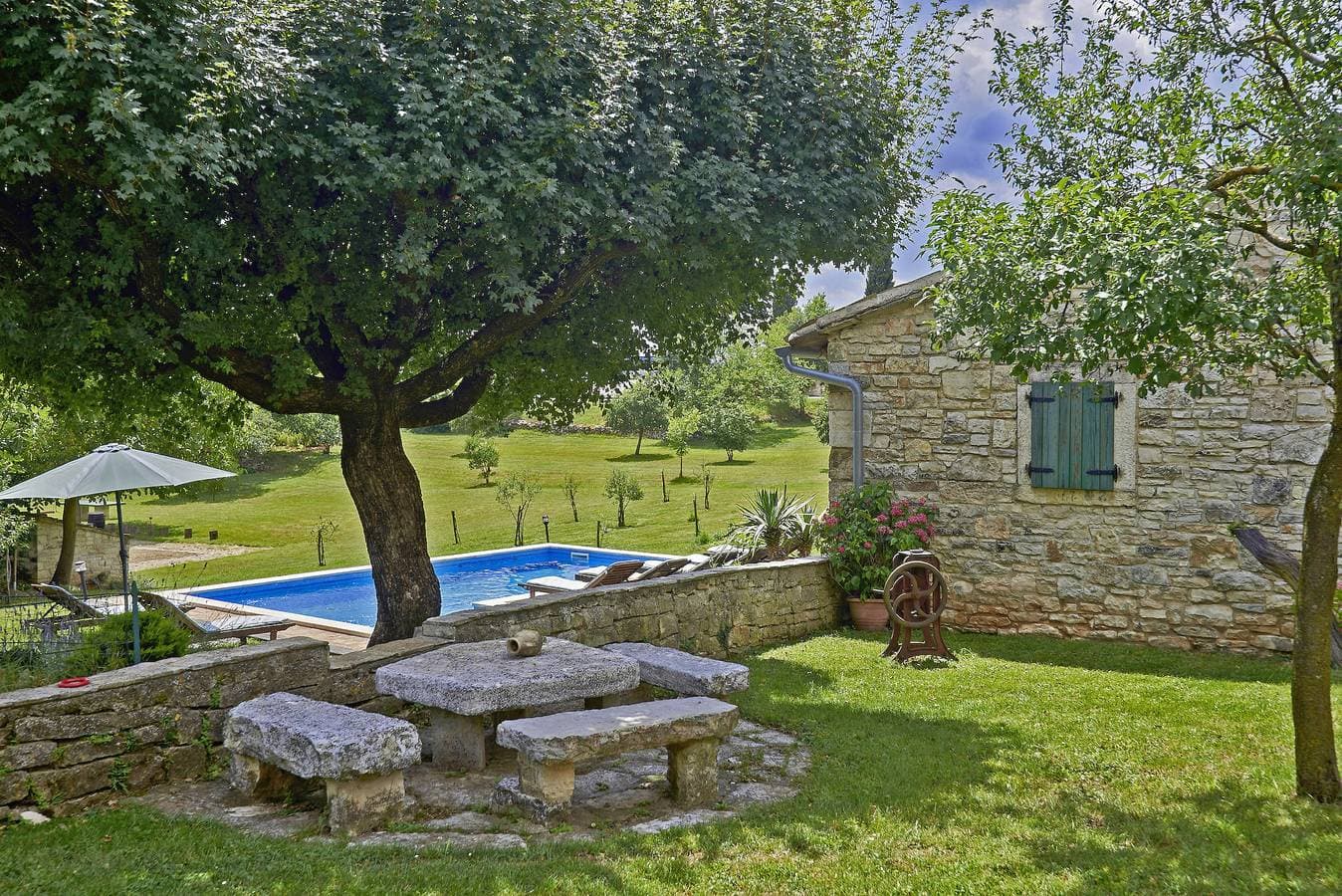 Foto 10 von 32: Ferienhaus Stara Hiža * weitläufiges Grundstück, privater Pool, WLAN