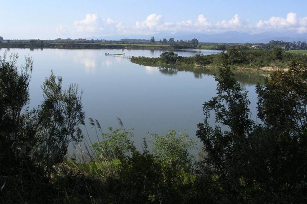 Foto 11 von 25: A 5 km von Aléria und Stränden, Ruhe, Natur, See (150 m)