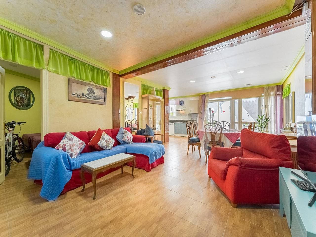 Foto 2 von 36: Wohnung mit Gemeinschaftspool und Garten