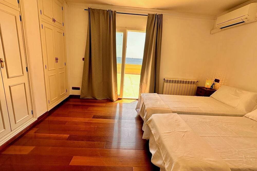 Foto 6 von 30: Erstaunliche Villa am Wasser. Erstaunliches Anwesen am Meer