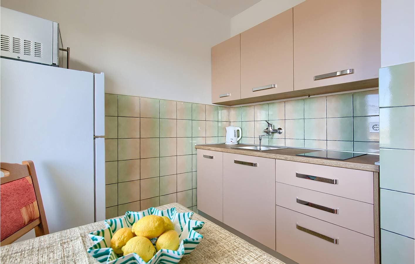 Foto 7 von 11: Gemütliche Ferienwohnung mit Terrasse, Klimaanlage und WLAN in der Nähe des Strandes Havajka