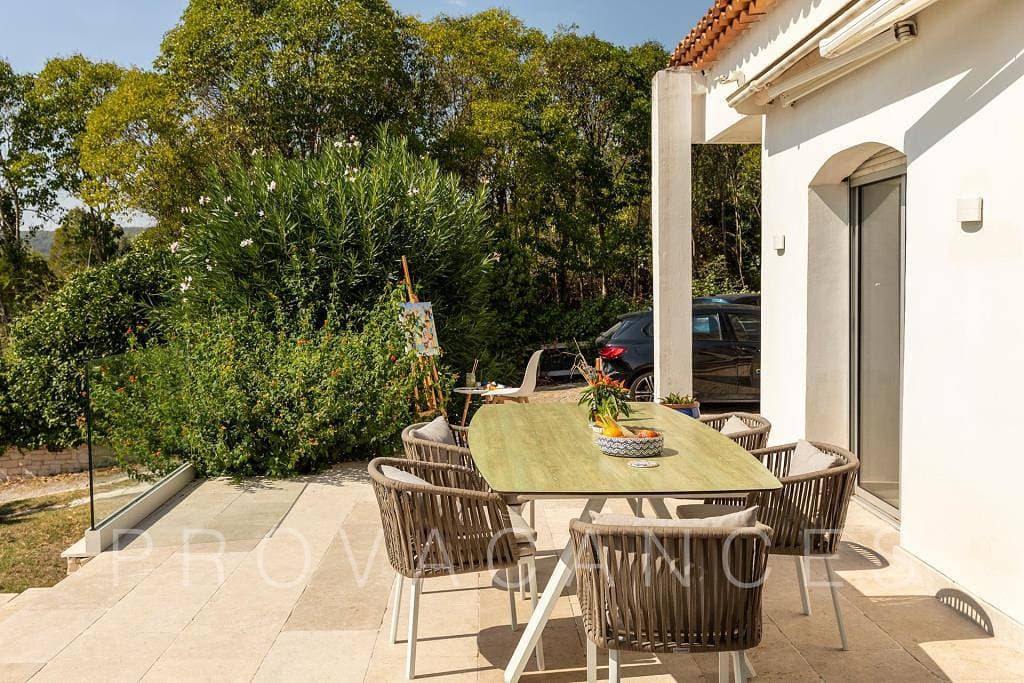 Foto 12 von 41: Ferienhaus mit Pool wenige Minuten zu Fuß von La Colle-sur-Loup