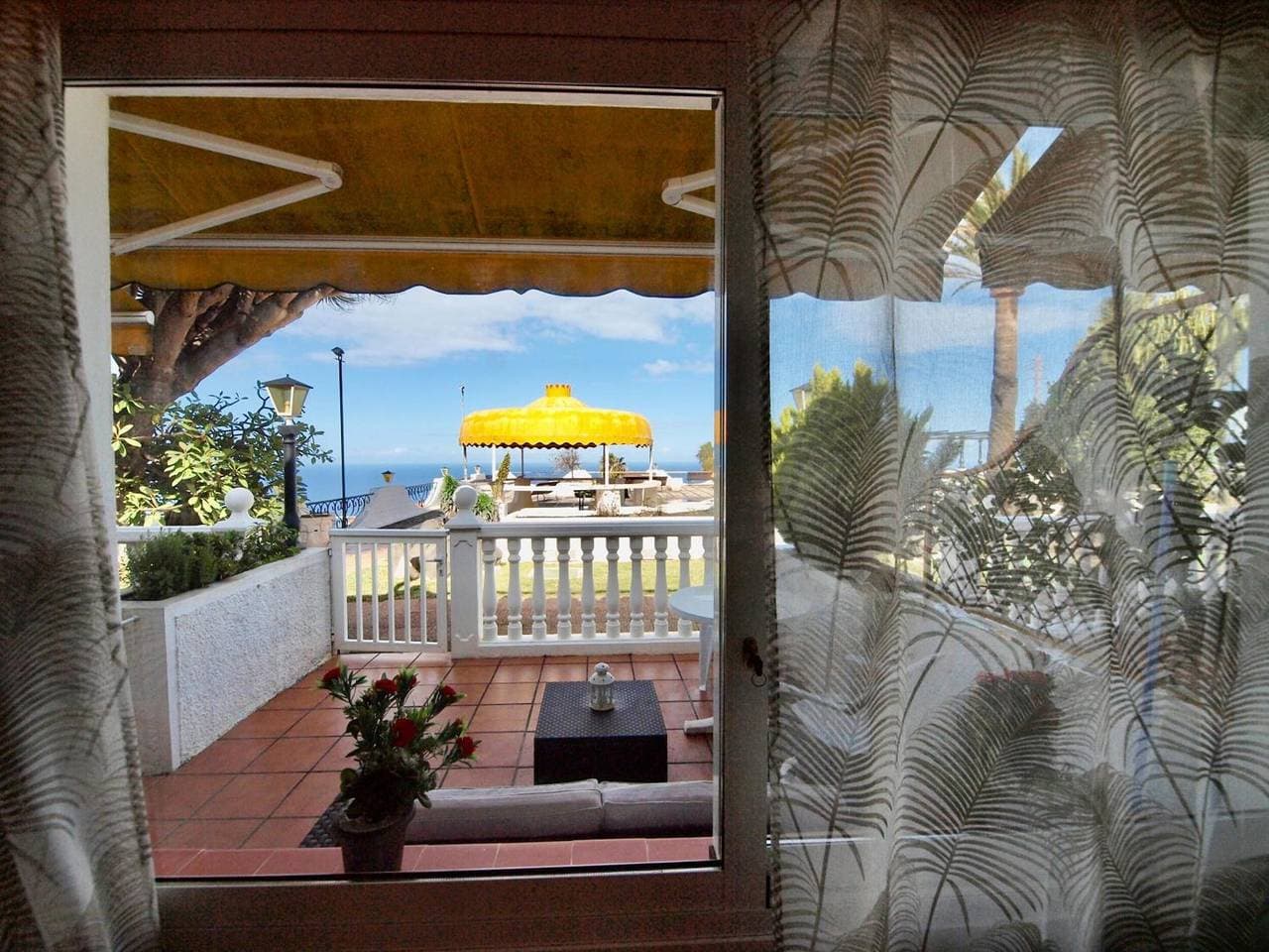 Foto 2 von 40: Ferienwohnung 'Blue Horizon' mit Meerblick, Gemeinschaftspool und WLAN