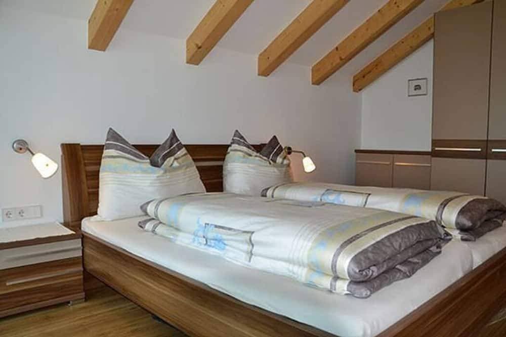 Foto 2 von 21: Oberberghof - Fw mit Terrasse, traumhafter Aussicht, Sauna und Biobadeteich
