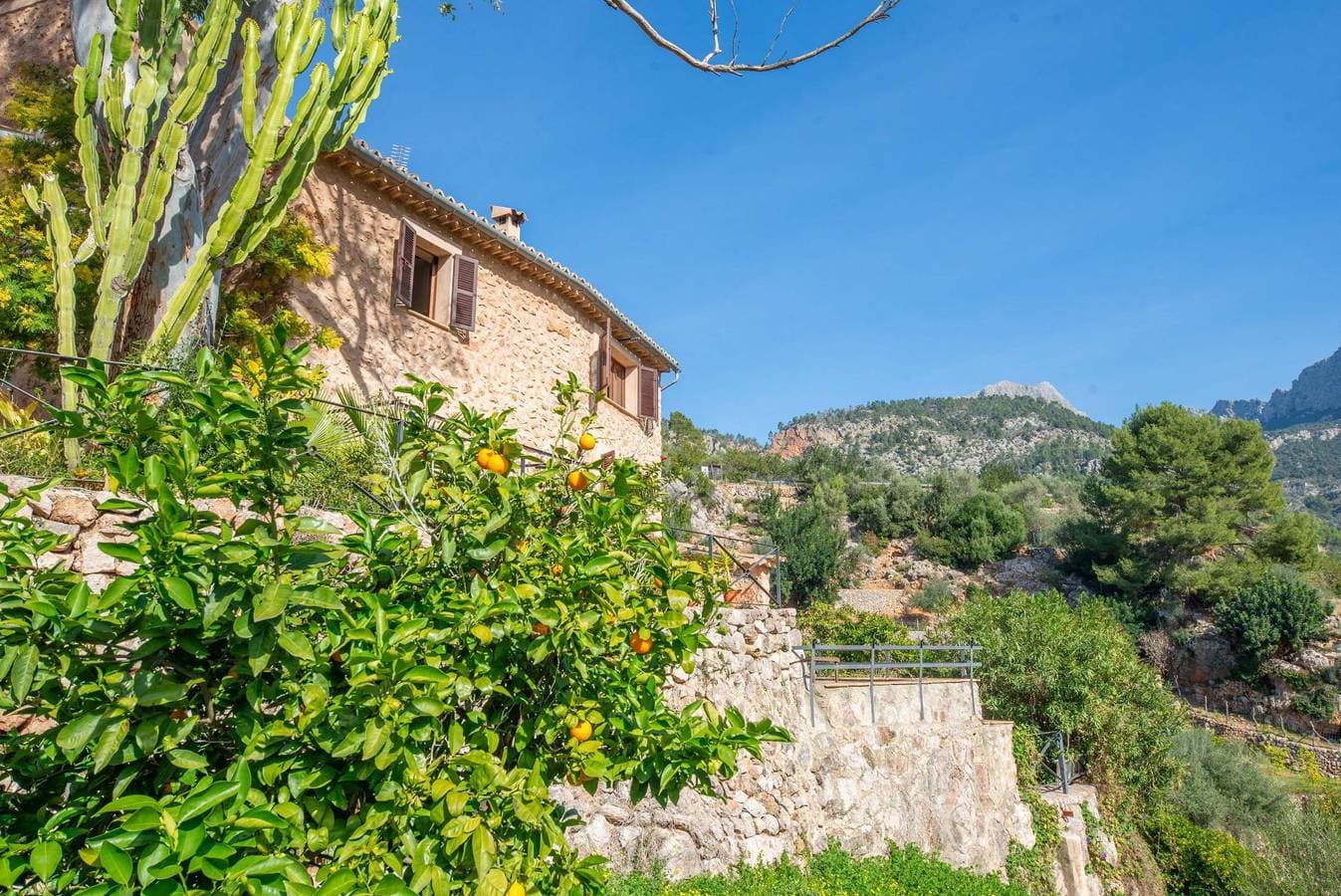 Foto 3 von 48: Sa Teulera (Fornalutx) - Fabelhaftes Haus mit atemberaubendem Blick auf die Serra de Tramuntana - Kostenloses WLAN