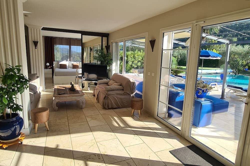 Foto 11 von 30: Wunderschöne, moderne Villa mit allem Komfort in Frieden und beheiztem Pool