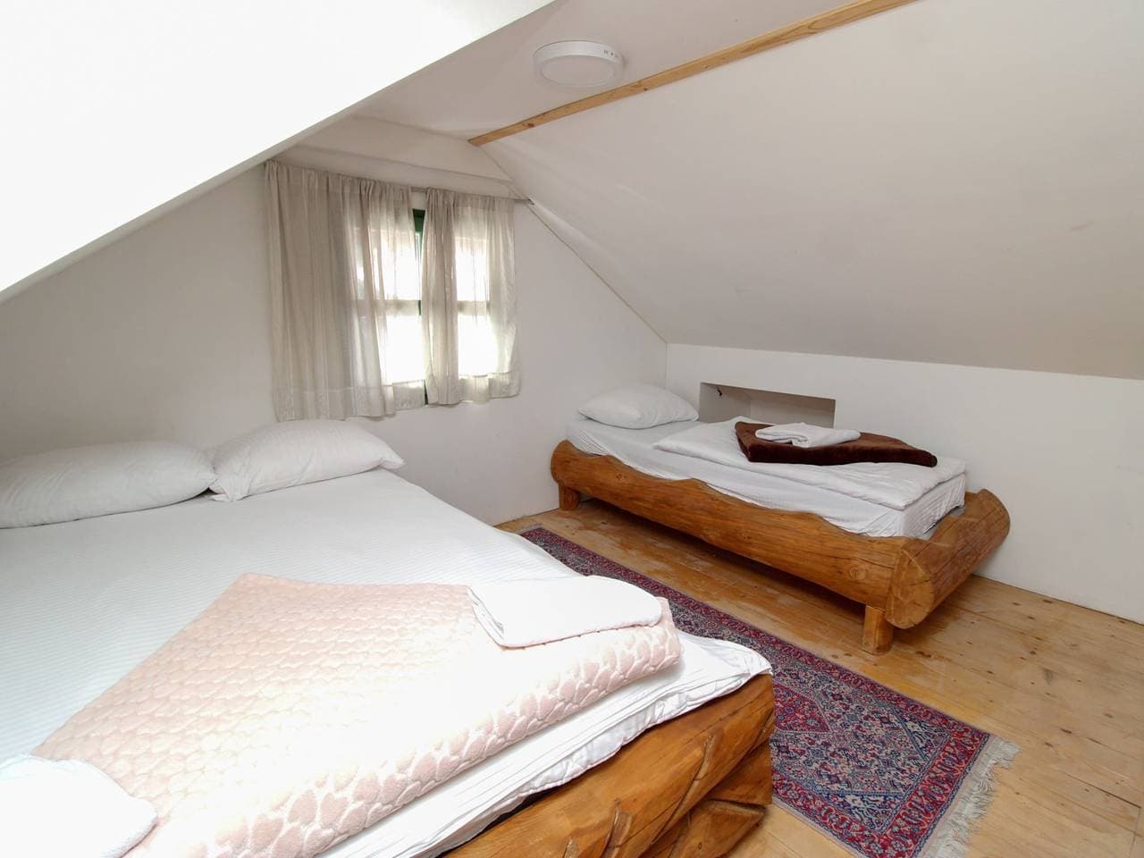 Foto 9 von 12: Ethno Village Dolina Mira - Two Bedroom Holiday Home (Romanija)