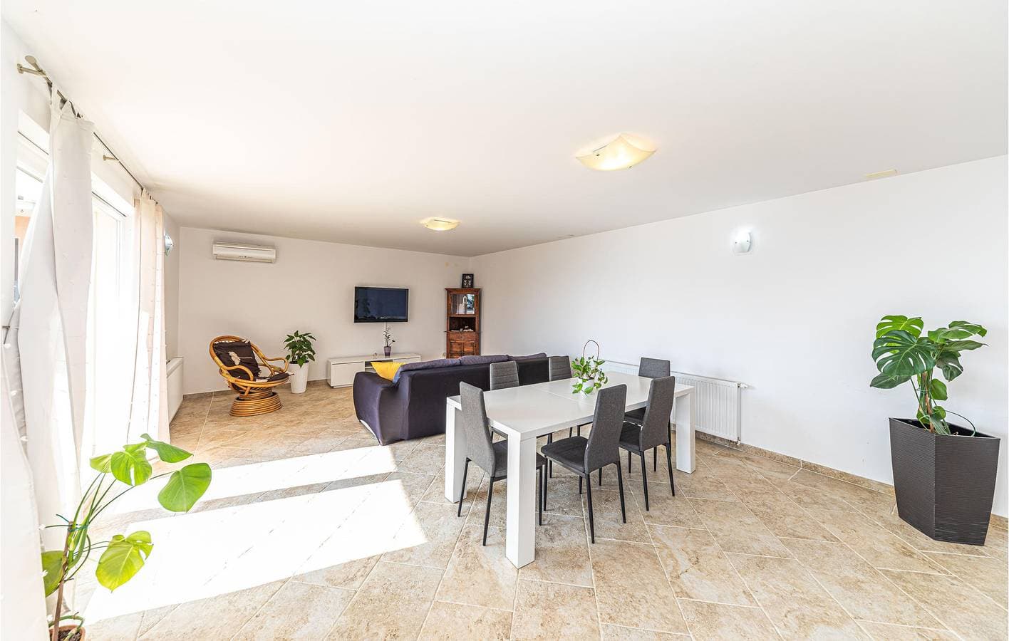 Foto 13 von 32: Gemütliche Ferienwohnung in der Nähe von Kanica mit WLAN, Terrasse und Parkplatz – 2 km bis zur Küste