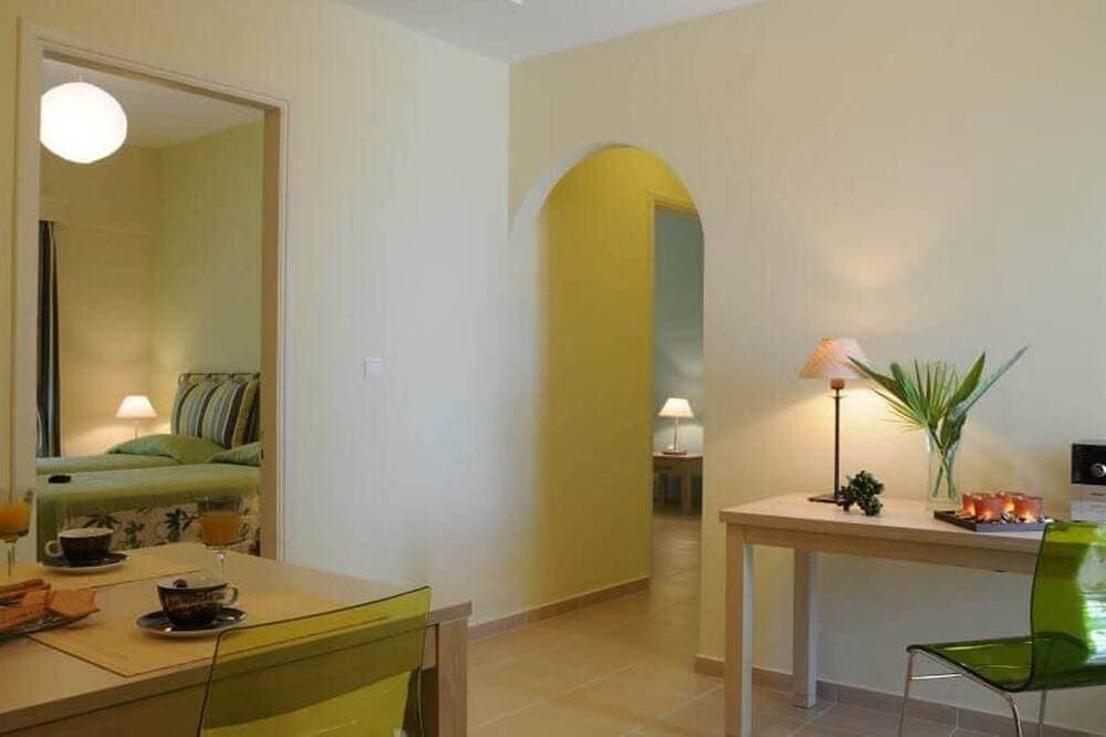 Foto 9 von 14: Astarte Villas - Coco Palm Deluxe 2 Bedroom Apartment N3
