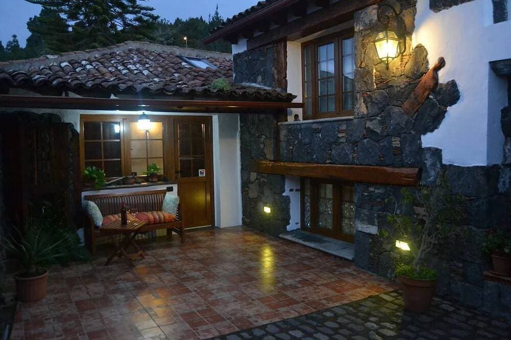Beautiful Canarian Cottage In Typical Canarian Village 1