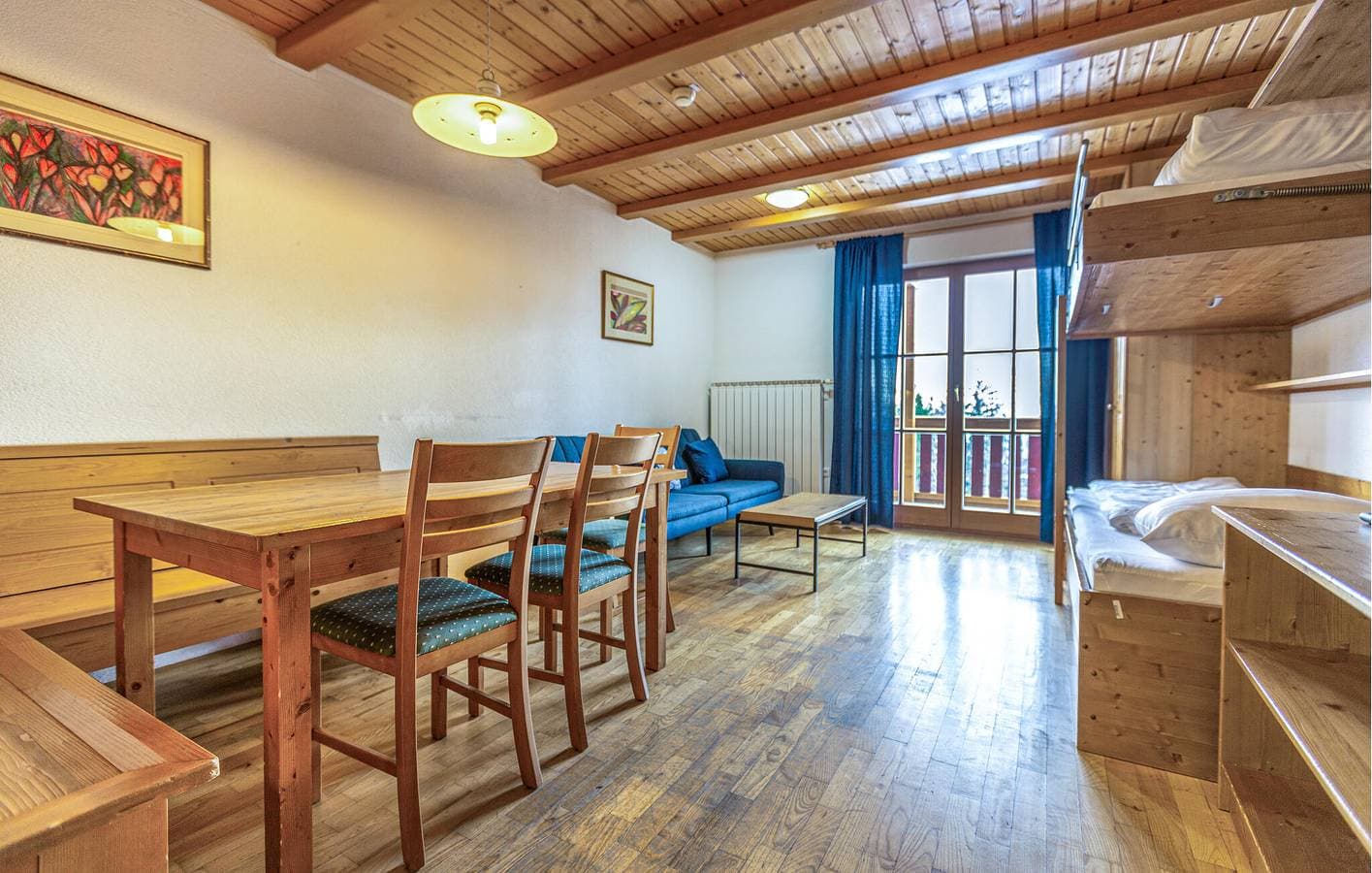 Foto 5 von 25: Ferienwohnung für 7 Personen mit Terrasse