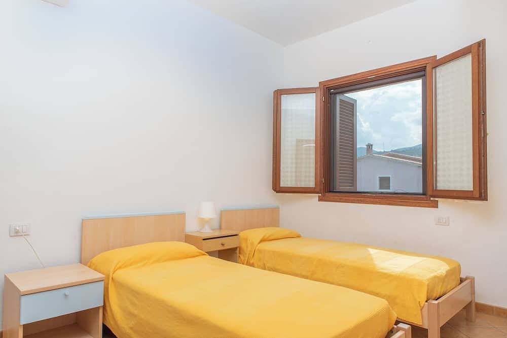 Foto 3 von 19: \"Villetta Olivastro\" with a large garden and in a quiet location
