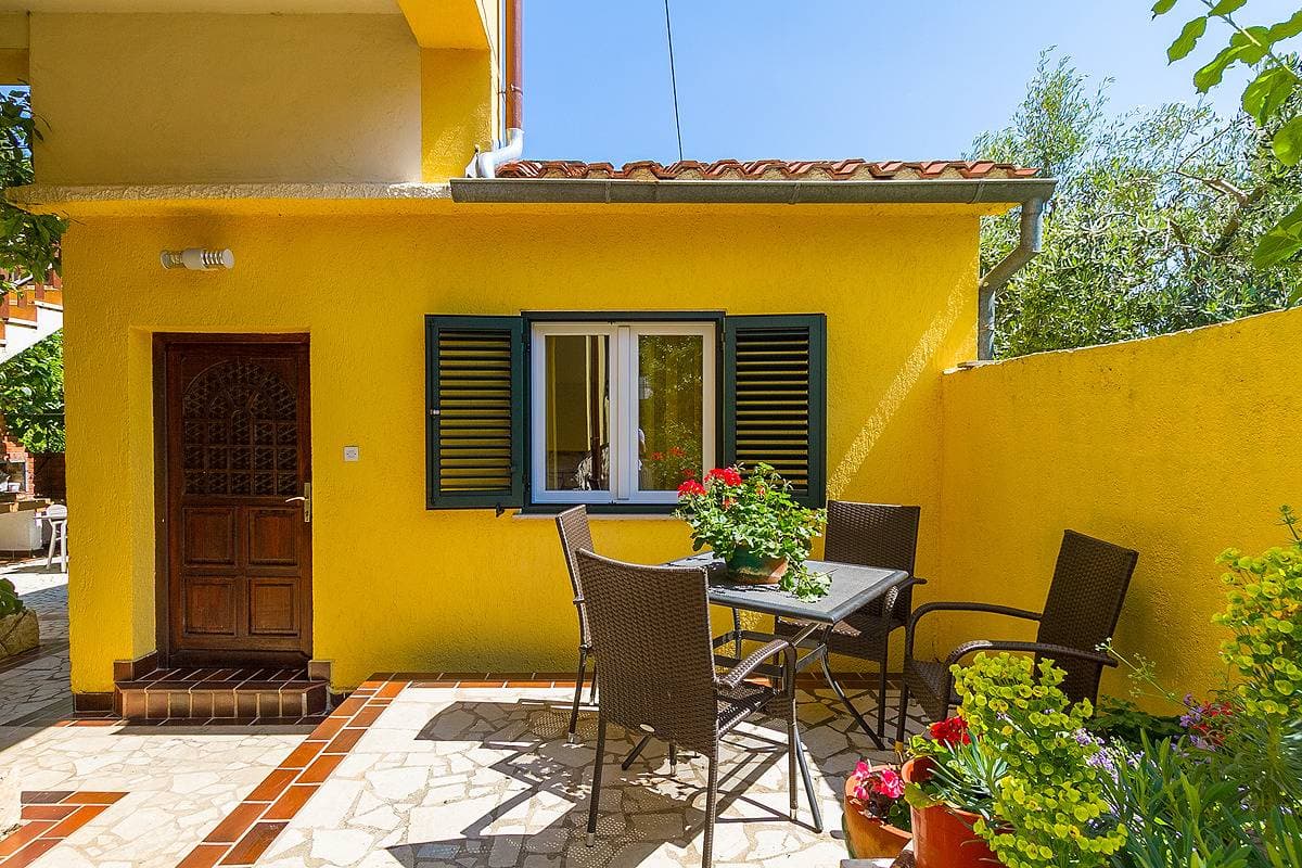 Foto 3 von 24: Ferienwohnung für 3 Personen mit Terrasse