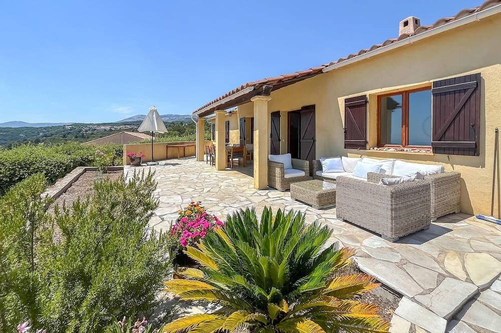 Nice home in Mons with private swimming pool, can be inside or outside 1