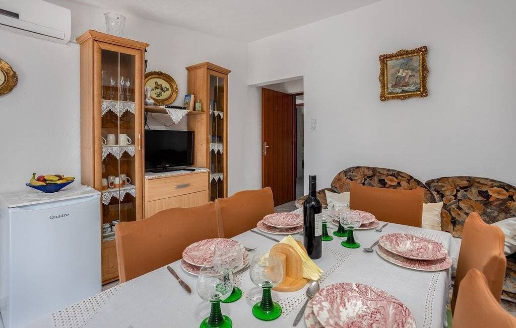 Foto 7 von 21: 3-Zimmer-Ferienwohnung am Strand Baric Draga, Karlobag A-28005-a