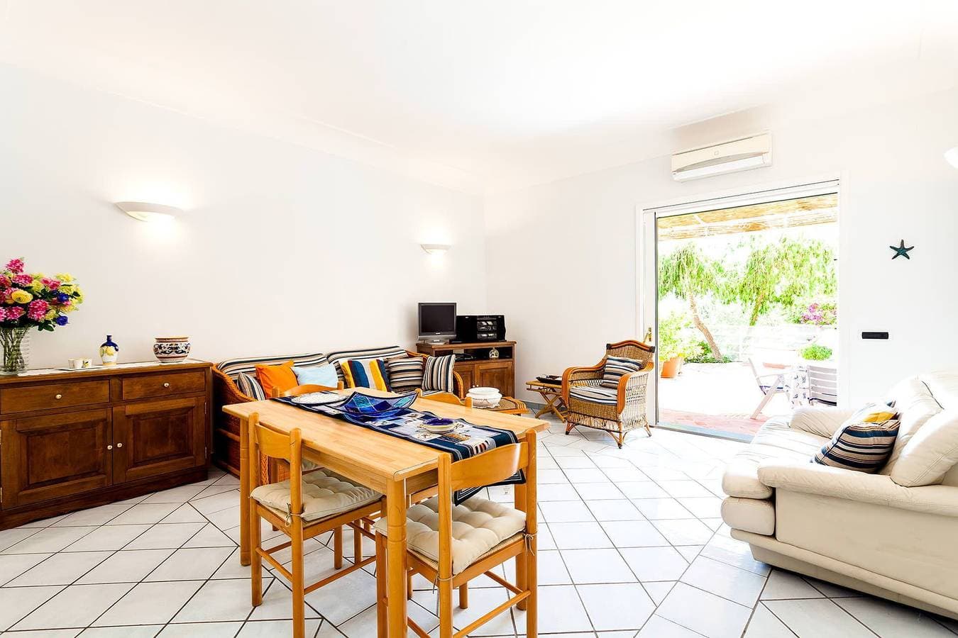Foto 11 von 24: Ferienhaus für 7 Personen mit Garten