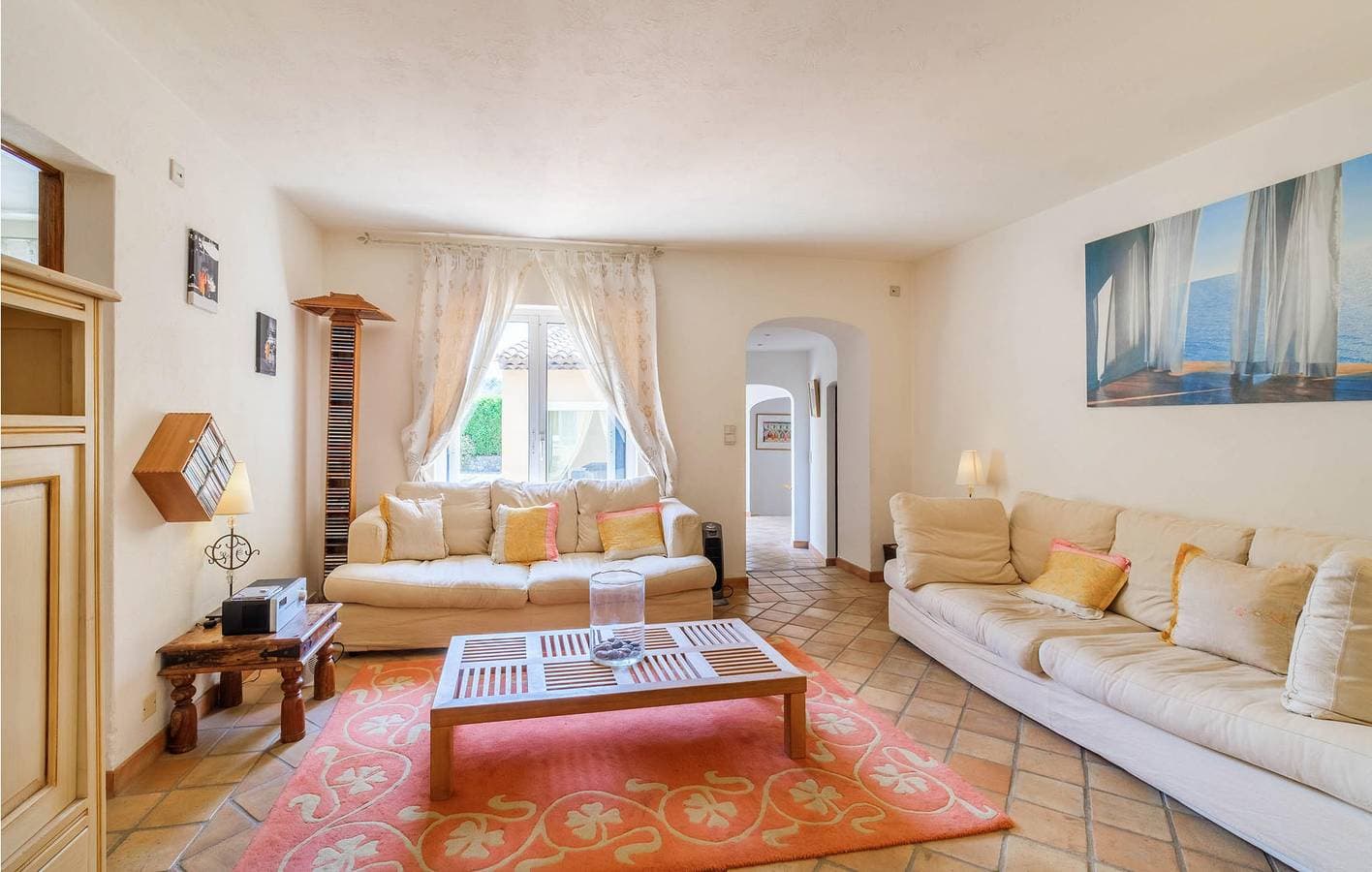 Foto 3 von 44: Stilvolle 180qm Wohnung mit Pool und Stadtblick, Saint-Cézaire-sur-Siagne