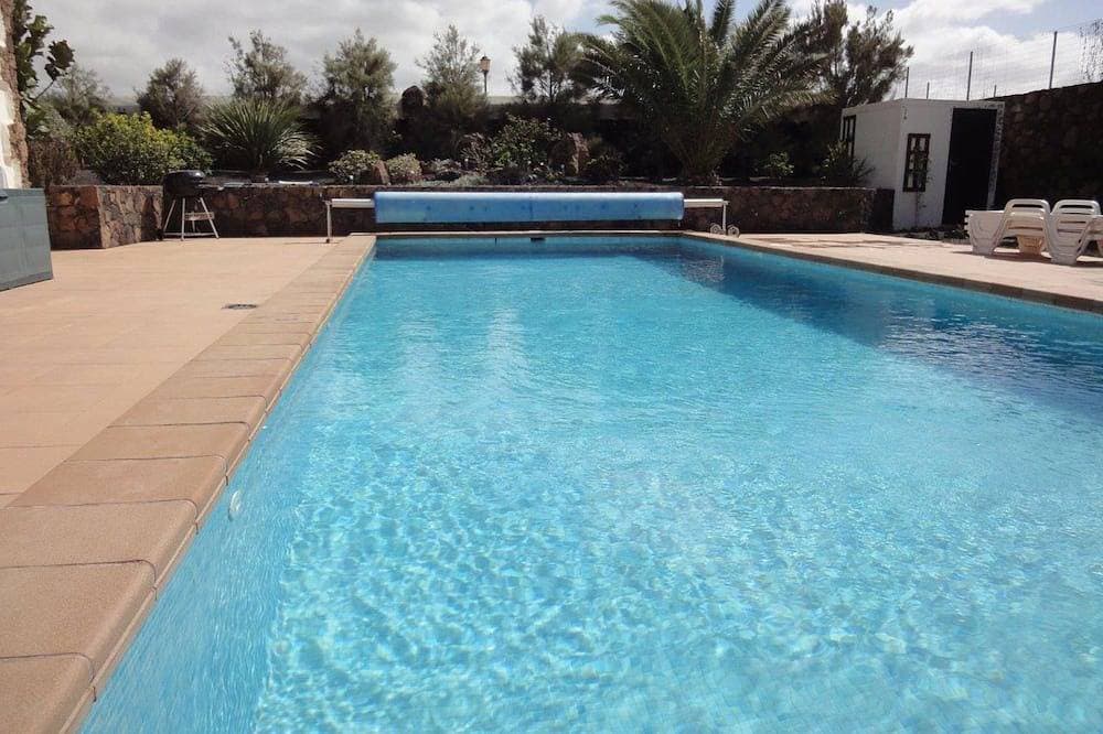 Foto 11 von 15: Luxuriöse, abgelegene Villa mit großem elektrisch beheiztem Swimmingpool