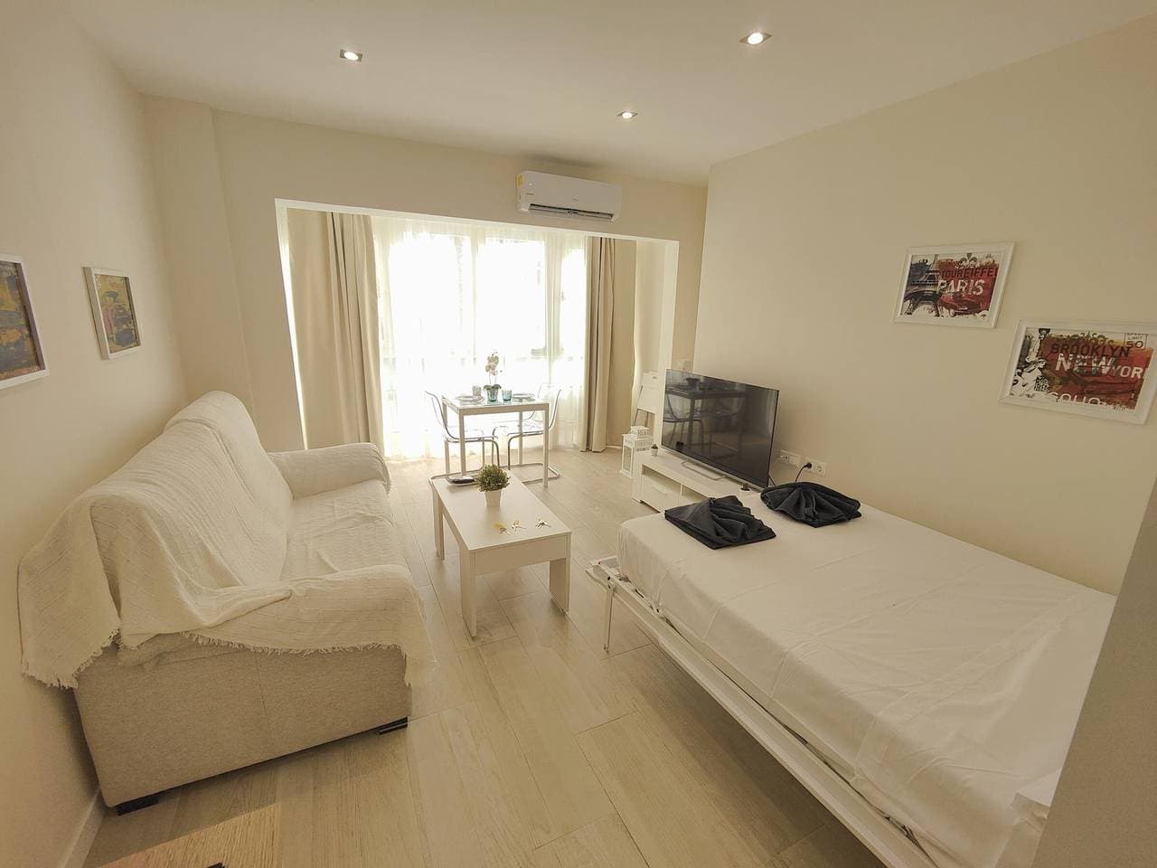Foto 4 von 25: Charmantes Studio in Torremolinos: Wi-Fi, Balkon, nahe Strände, zentral gelegen