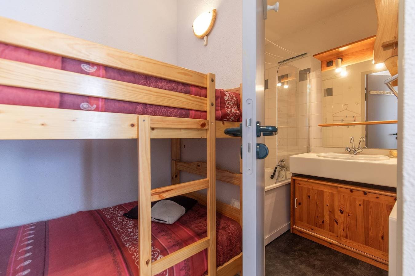 Foto 6 von 13: Ferienwohnung für 6 Personen mit Balkon