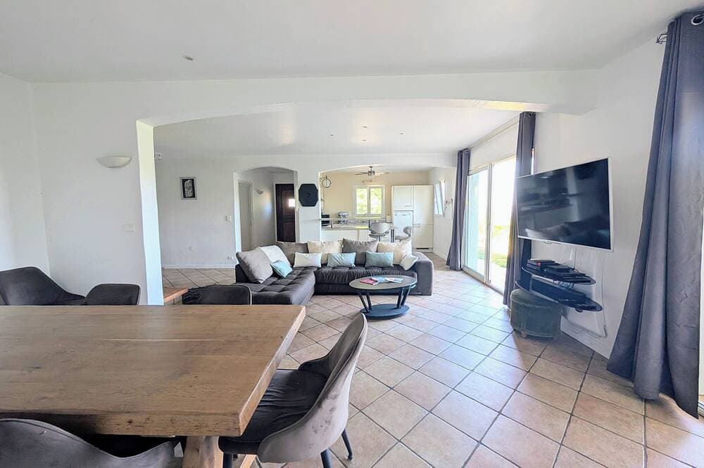 Foto 11 von 24: Hasparren, family apartment 114m², garden and view, sleeps 6.