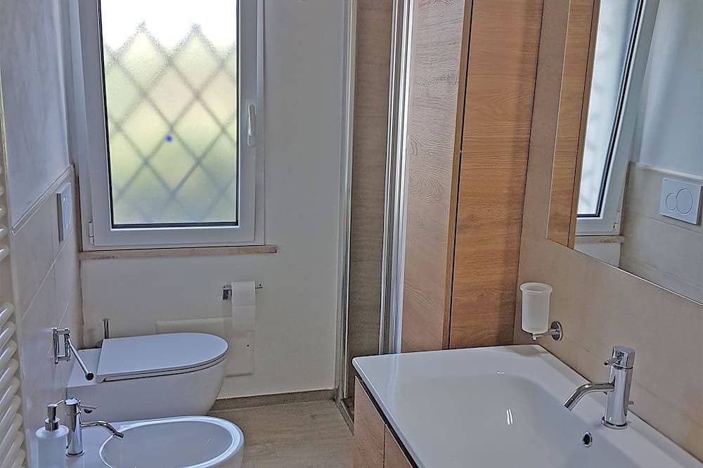 Foto 5 von 30: Kleines Haus mit Parkplatz und Veranda, 900 m vom Strand entfernt – San Teodoro