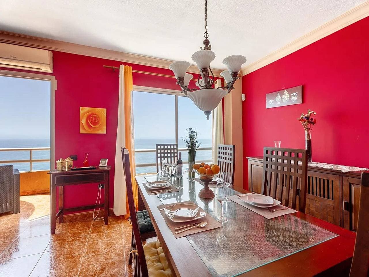 Foto 2 von 40: Apartment in Radazul with Stunning Sea Views