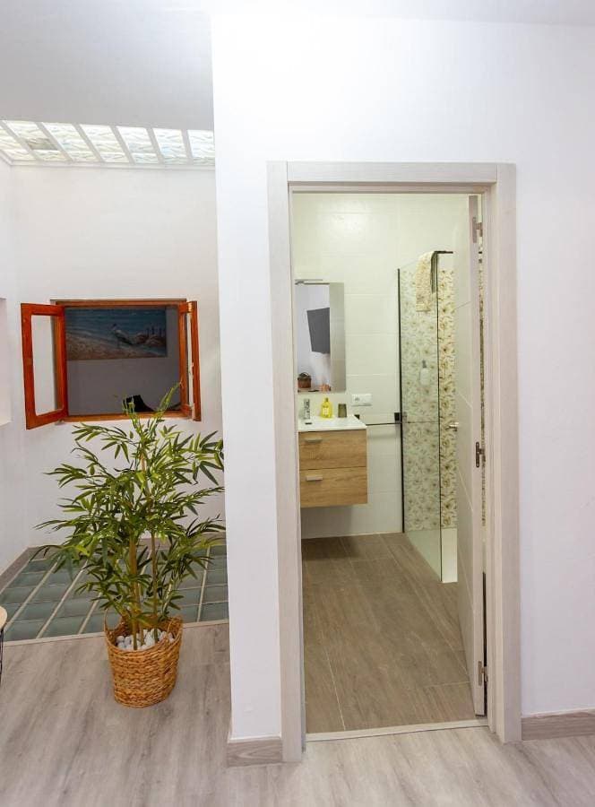 Foto 5 von 53: Two-Bedroom Apartment