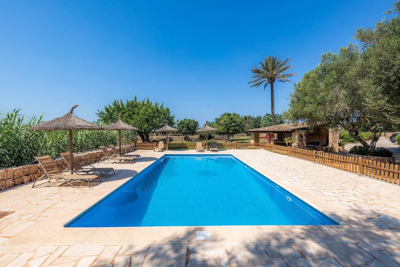 Foto 3 von 28: Agroturismo 'Ponent' mit Bergblick, Gemeinschaftspool und WLAN