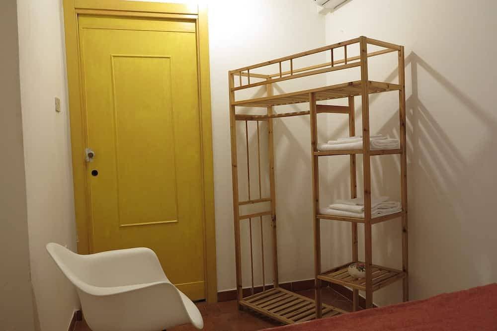 Foto 6 von 24: Wohnung für 4 Personen mit Blick auf den Strand mit Garten